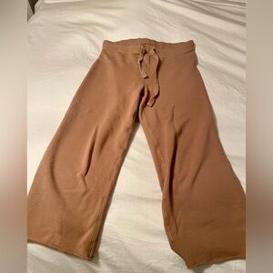 Frank and Eileen Favorite Sweatpant in Camel